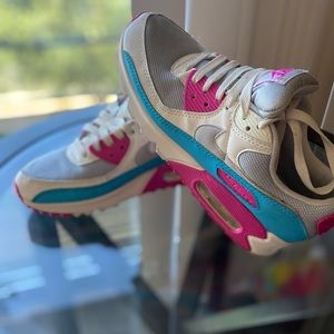 Nike Air Max 90 (Women’s Size 7)
